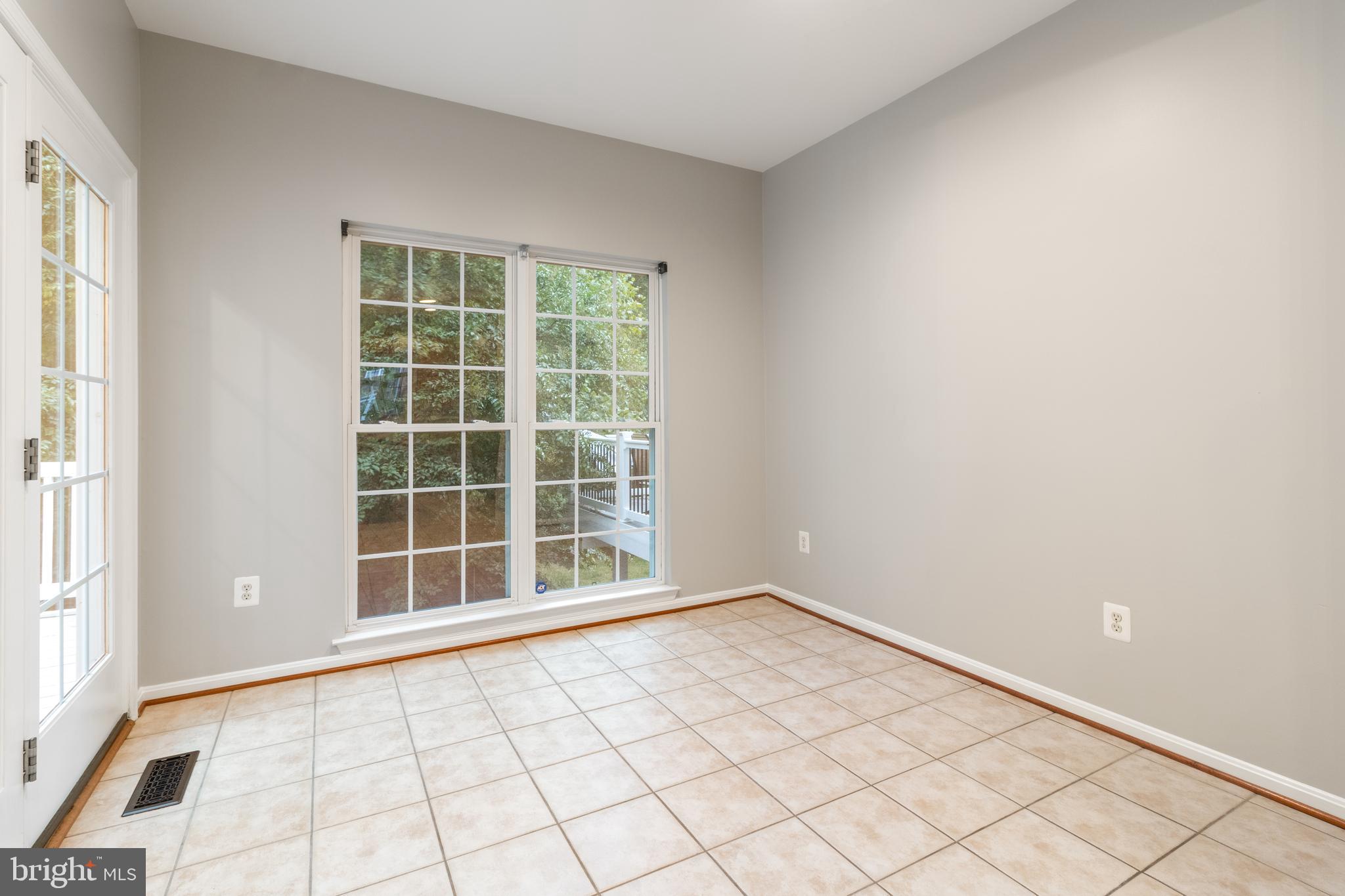 2386 Jostaberry Way Odenton, MD 21113 - Photo 8 of 36 Sun room off the Kitchen