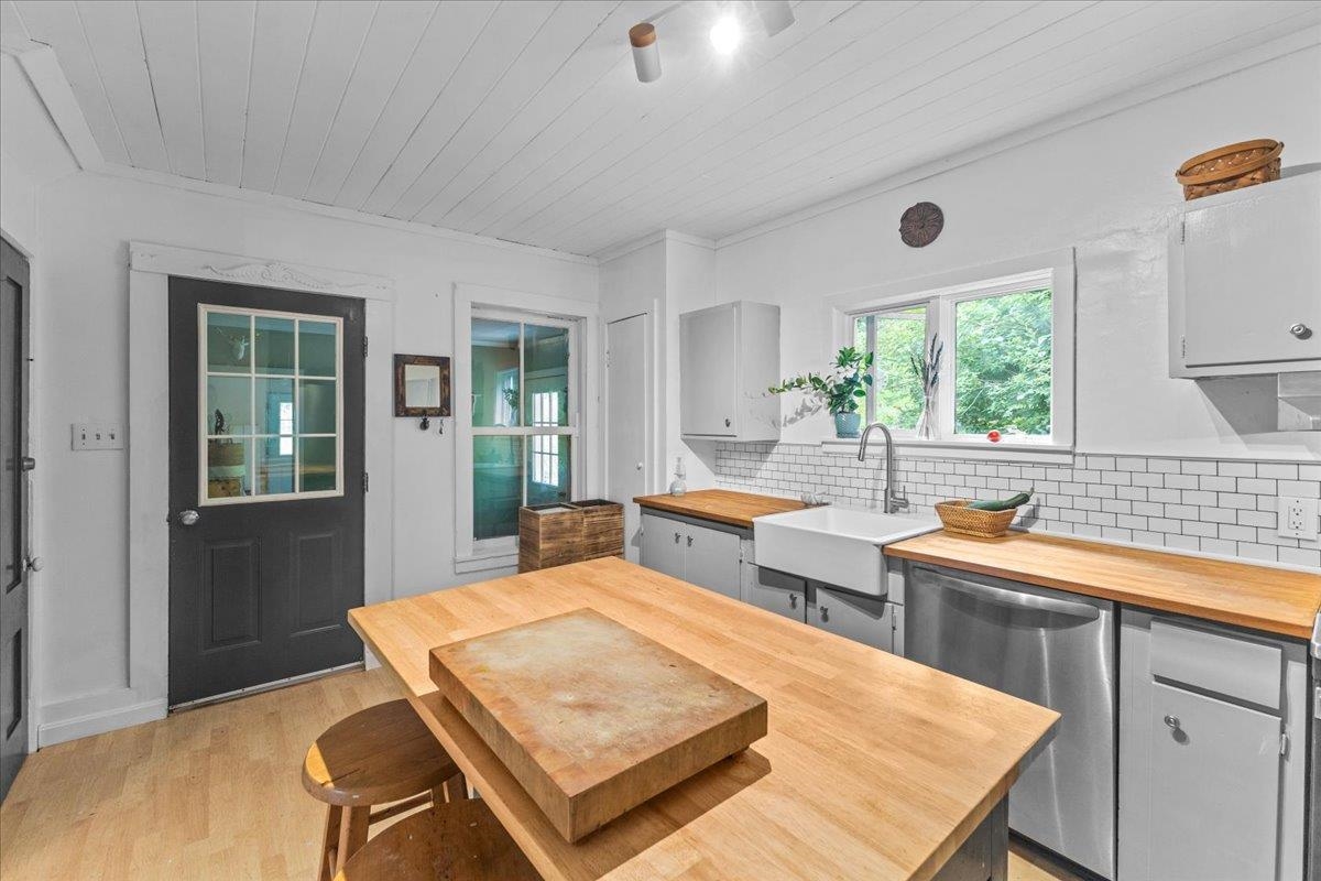 3787 Vermont Rte 100 Duxbury, VT 05676 - Photo 1 of 34 Gallery Image 1