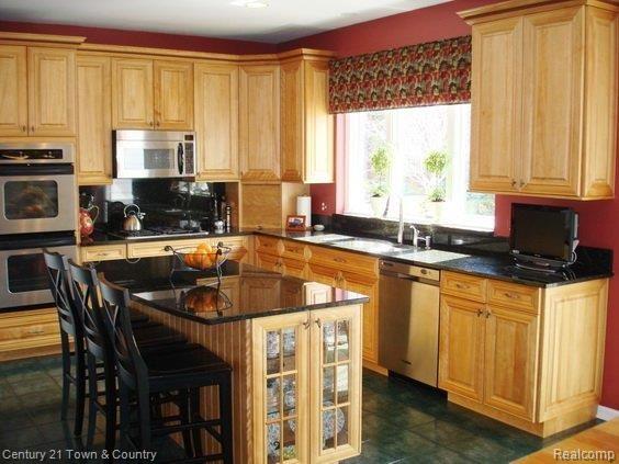 1158 Ridgeway Drive Rochester, MI 48307 - Photo 3 of 25 Kitchen w/Granite