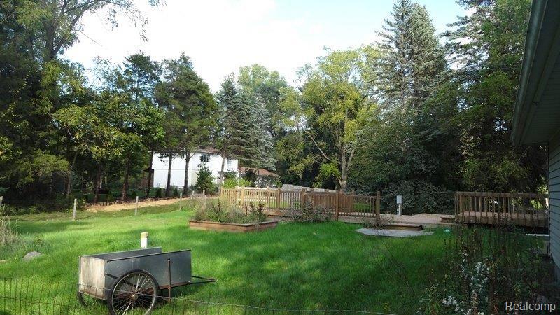 7093 Merritt Road Ypsilanti, MI 48197 - Photo 8 of 32 026.jpg