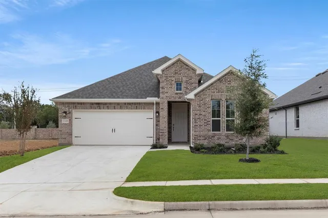 $334,990 | 1109 Rushing Court, Aubrey, TX 76227