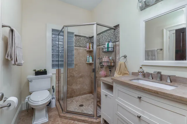 $239,900 | 601 East Grove Street, Bloomington, IL 61701