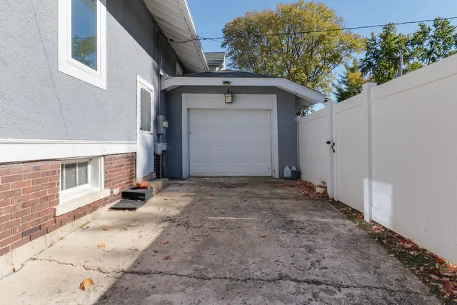 $239,900 | 601 East Grove Street, Bloomington, IL 61701