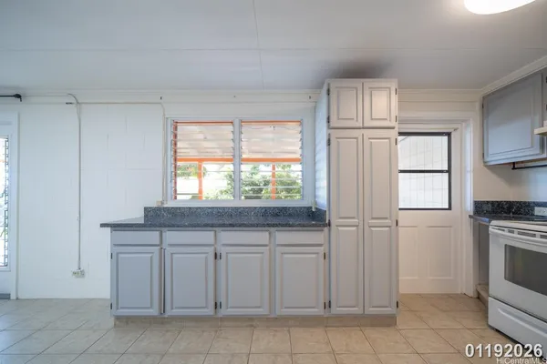 $2,500 | 1535 Ala Amoamo Street, Unit DOWNSTAIRS, Honolulu, HI 96819