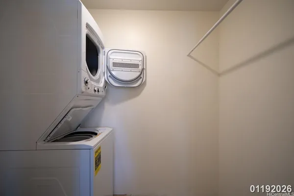 $2,500 | 1535 Ala Amoamo Street, Unit DOWNSTAIRS, Honolulu, HI 96819