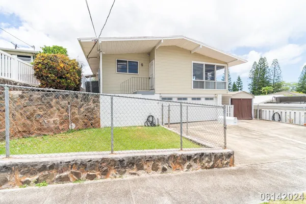 $2,500 | 1535 Ala Amoamo Street, Unit DOWNSTAIRS, Honolulu, HI 96819