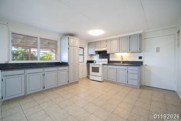 $2,500 | 1535 Ala Amoamo Street, Unit DOWNSTAIRS, Honolulu, HI 96819