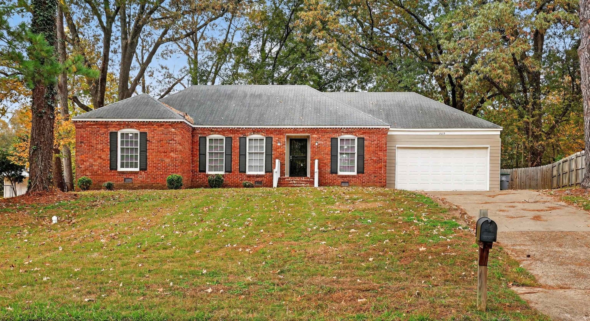 2879 Bannockburn Road Memphis, TN 38128 - Photo 2 of 25 Gallery Image 2