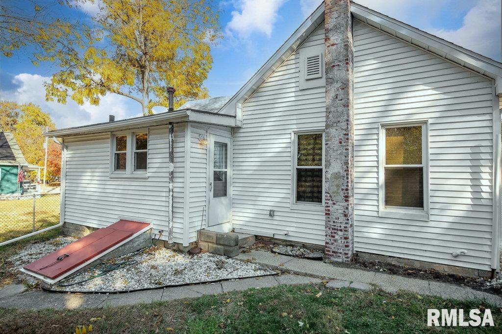 476 Baxter Court Canton, IL 61520 - Photo 2 of 26