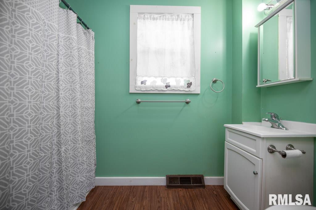 476 Baxter Court Canton, IL 61520 - Photo 10 of 26