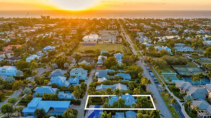 756 8th Avenue South Naples, FL 34102 - Photo 4 of 28