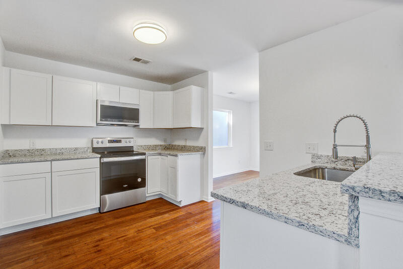 167 Brittondale Road Summerville, SC 29485 - Photo 4 of 19 167 (12)