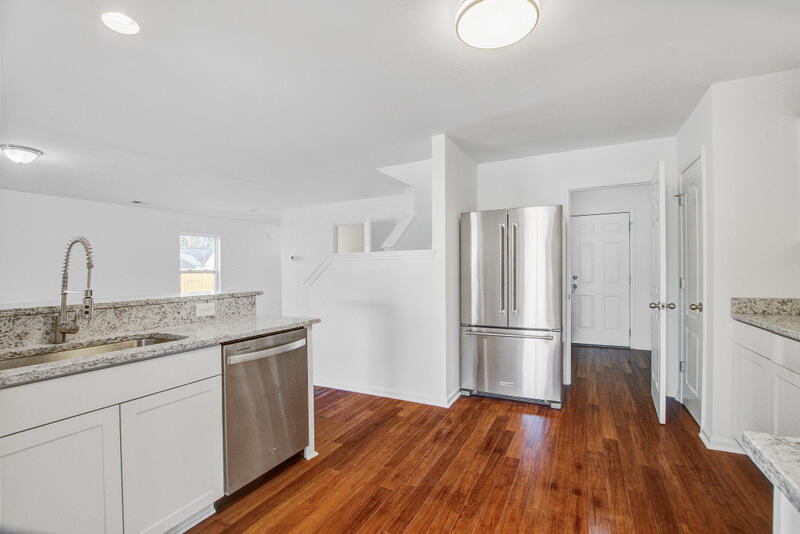 167 Brittondale Road Summerville, SC 29485 - Photo 5 of 19 167 (10)