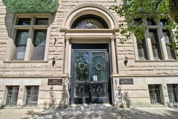 $839,000 | 10 Charlesgate East, Unit 302, Boston, MA 02215