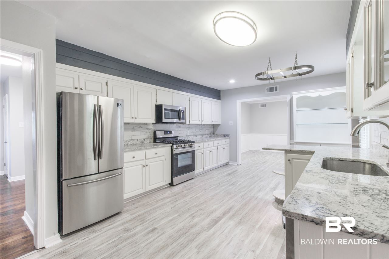 258 Jackson Boulevard Mobile, AL 36609 - Photo 23 of 31 Kitchen