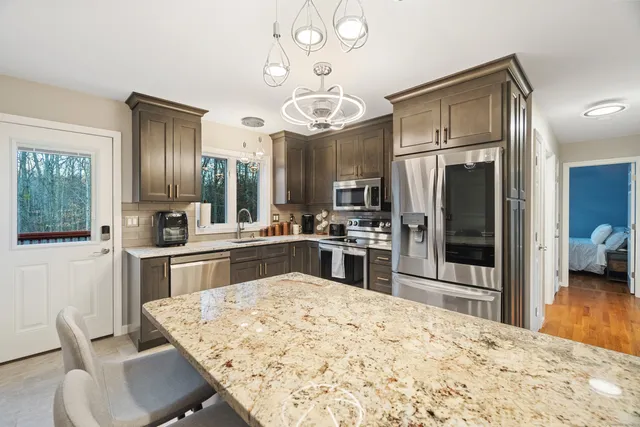 $3,200 | 240 Heather Glen Lane, Groton, CT 06355