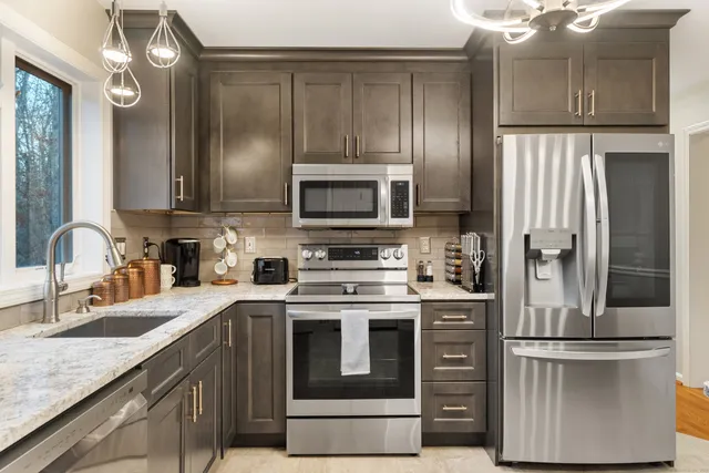 $3,200 | 240 Heather Glen Lane, Groton, CT 06355