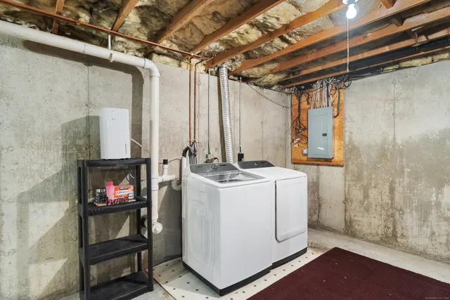 $3,200 | 240 Heather Glen Lane, Groton, CT 06355