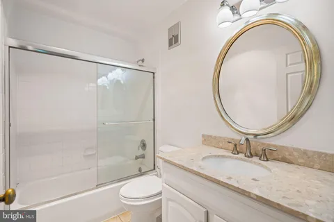 $975,000 | 3231 Sutton Place Northwest, Unit D, Washington, DC 20016