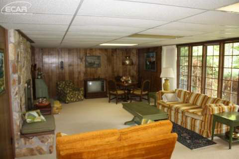 1012 East River Road Flushing, MI 48433 - Photo 15 of 18 20440679-14.JPG