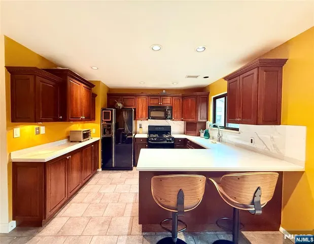 $3,600 | 195 Sandcastle Key, Secaucus, NJ 07094