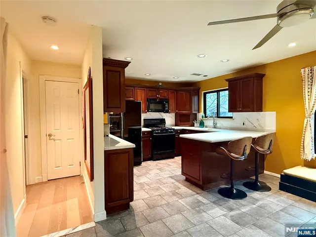 $3,600 | 195 Sandcastle Key, Secaucus, NJ 07094