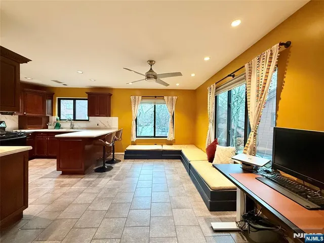 $3,600 | 195 Sandcastle Key, Secaucus, NJ 07094