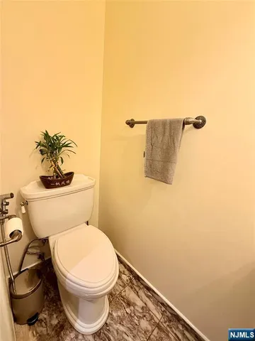 $3,600 | 195 Sandcastle Key, Secaucus, NJ 07094