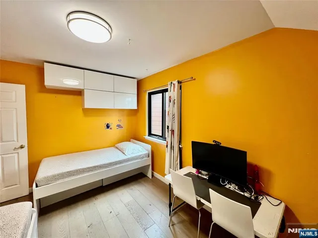 $3,600 | 195 Sandcastle Key, Secaucus, NJ 07094