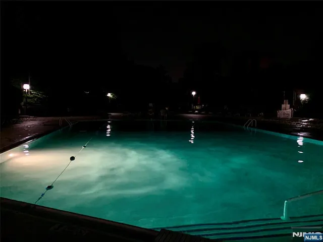 $3,600 | 195 Sandcastle Key, Secaucus, NJ 07094