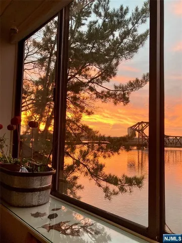 $3,600 | 195 Sandcastle Key, Secaucus, NJ 07094