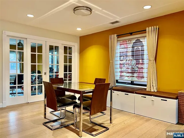 $3,600 | 195 Sandcastle Key, Secaucus, NJ 07094