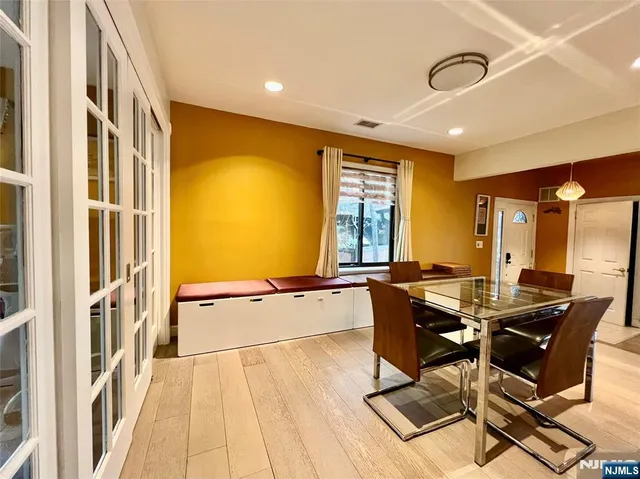 $3,600 | 195 Sandcastle Key, Secaucus, NJ 07094