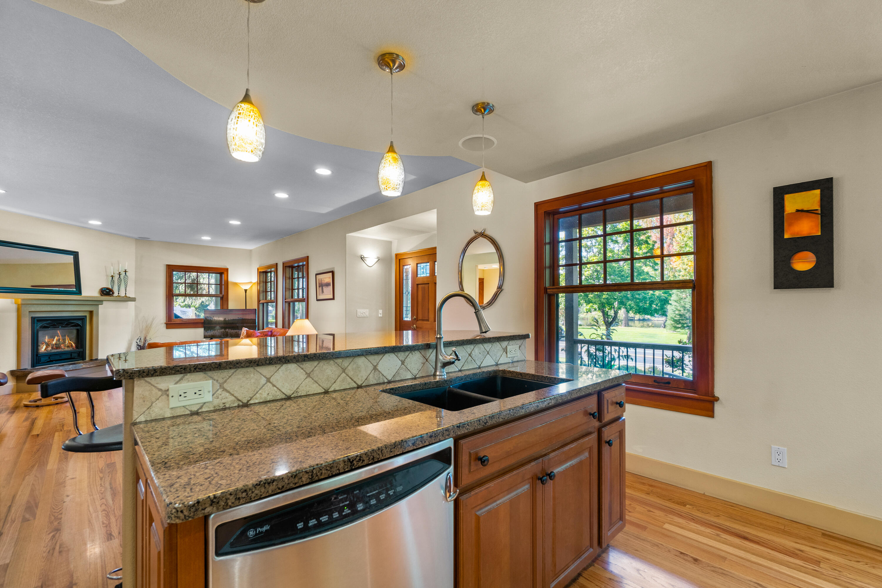 720 Northwest Riverside Boulevard Bend, OR 97703 - Photo 18 of 65 34