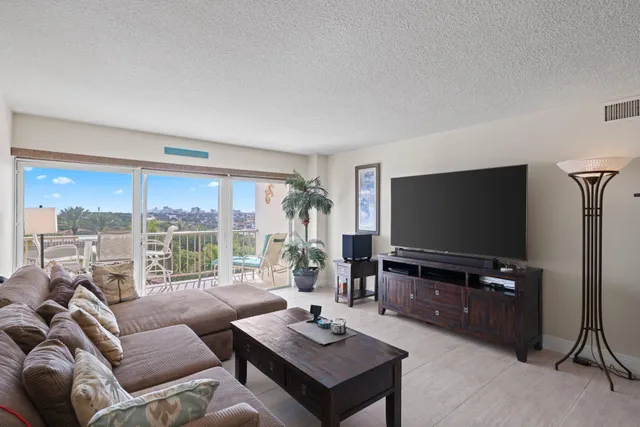 $719,000 | 1021 Hillsboro Mile, Unit 504, Hillsboro Beach, FL 33062