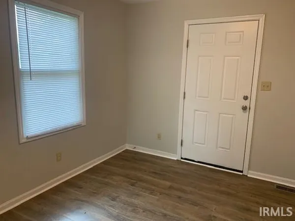 $2,400 | 1116 South Park Avenue, Bloomington, IN 47401