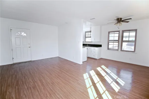 $1,595 | 6951 Simpson Avenue, Unit 12, North Hollywood, CA 91605