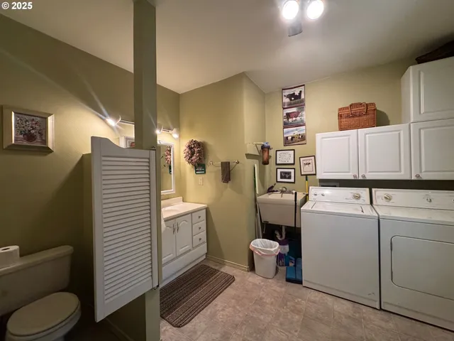 a view of a storage & utility room