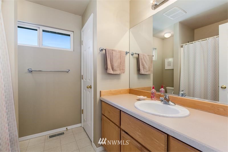 18911 2nd Place West Bothell, WA 98012 - Photo 14 of 17