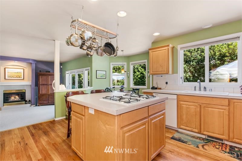 18911 2nd Place West Bothell, WA 98012 - Photo 3 of 17