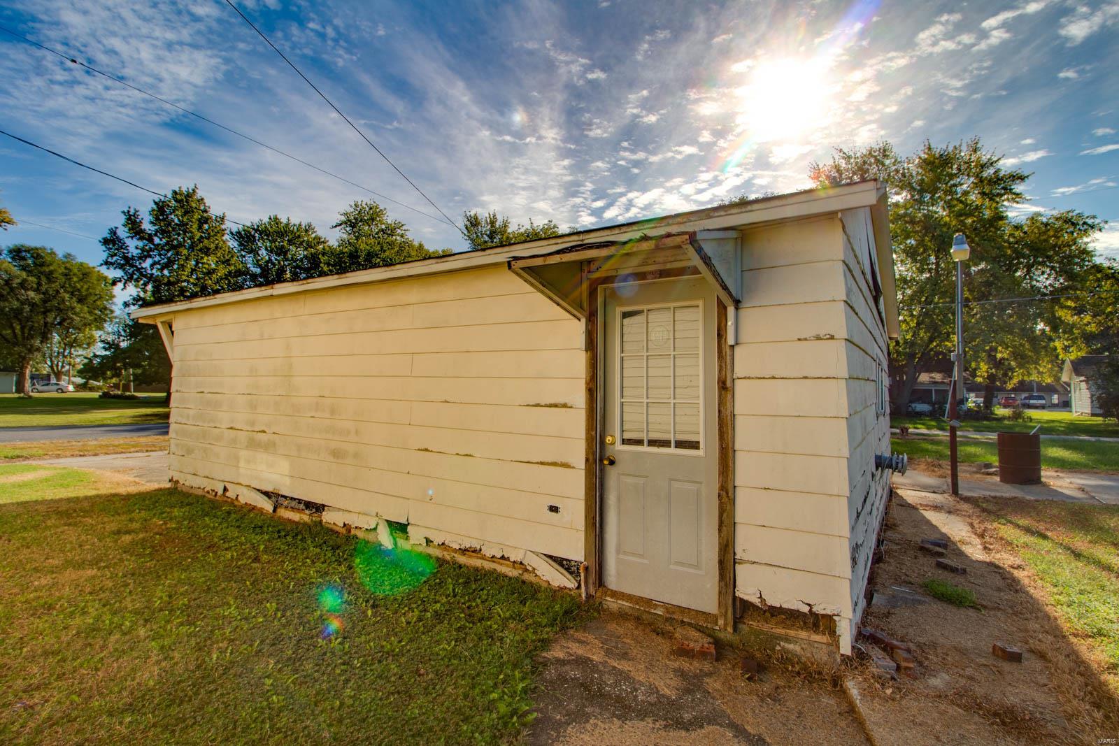 210 Fulton Street Gillespie, IL 62033 - Photo 12 of 44