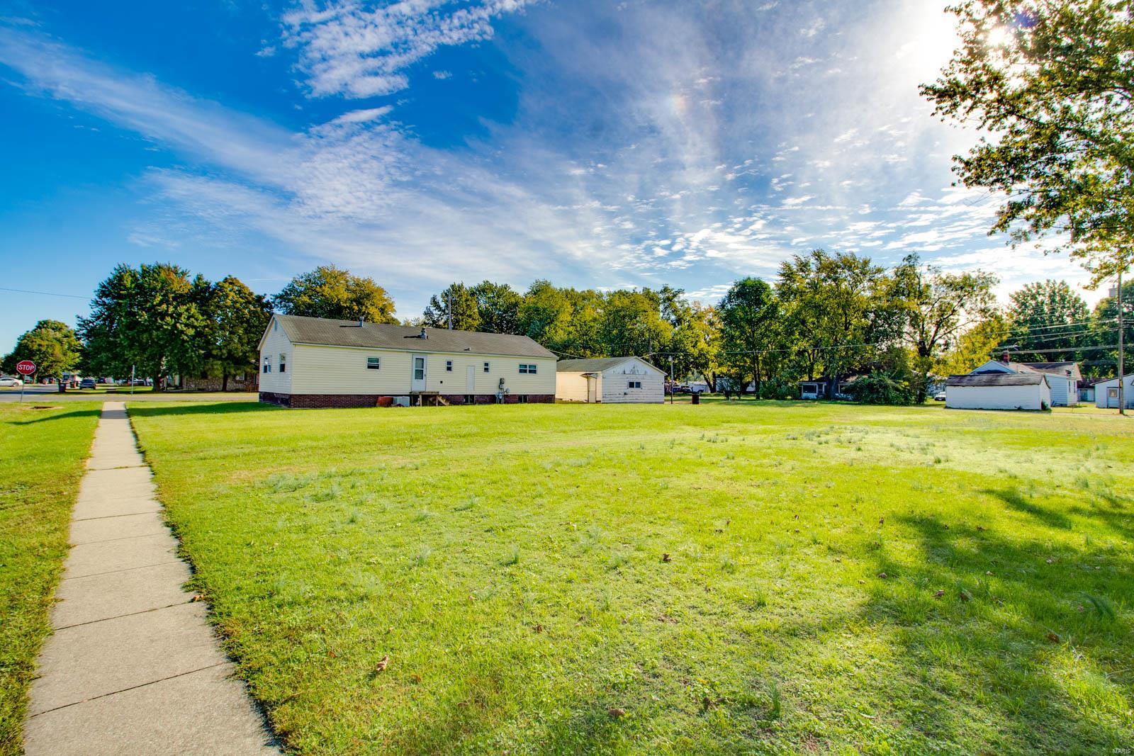 210 Fulton Street Gillespie, IL 62033 - Photo 17 of 44