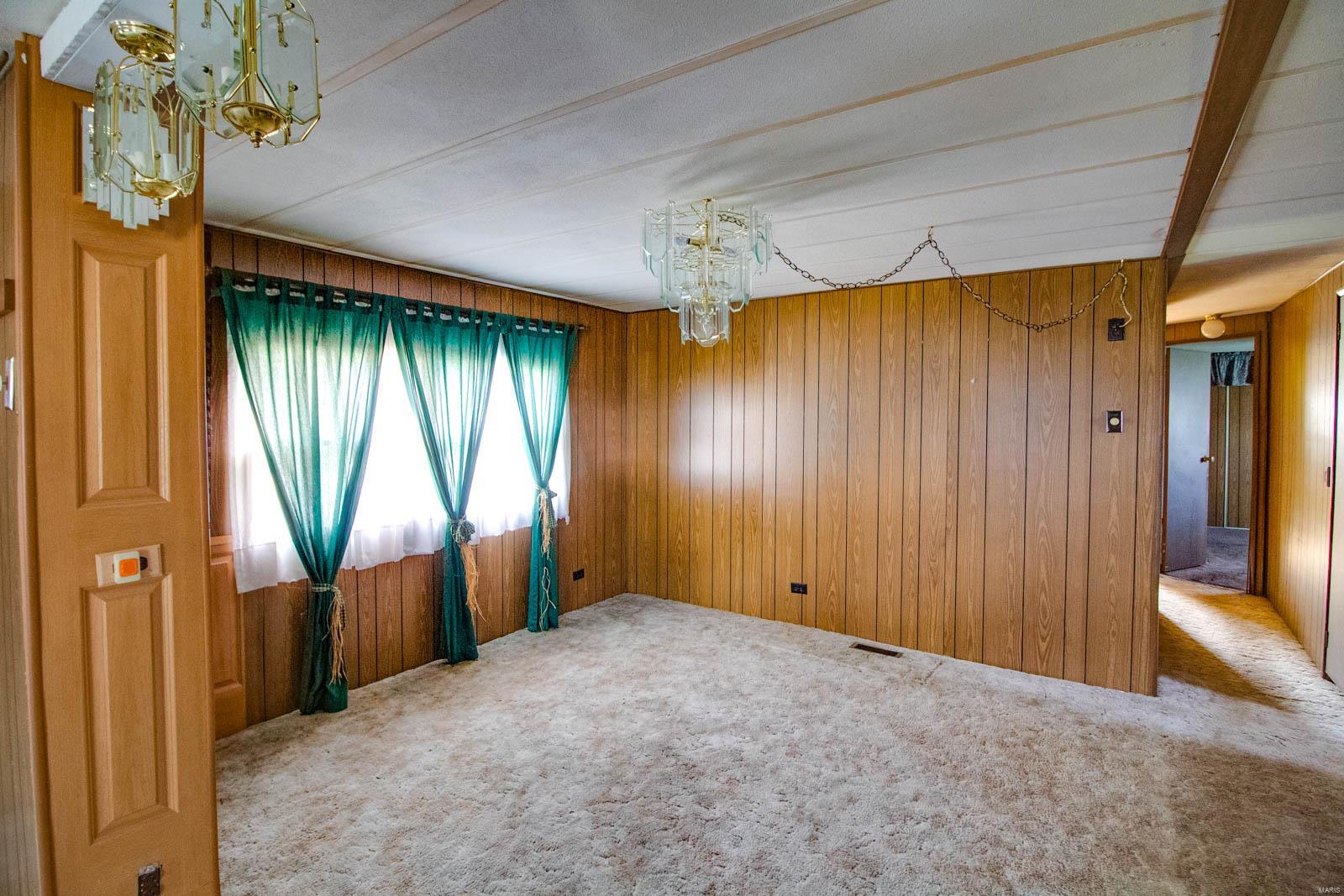 210 Fulton Street Gillespie, IL 62033 - Photo 22 of 44