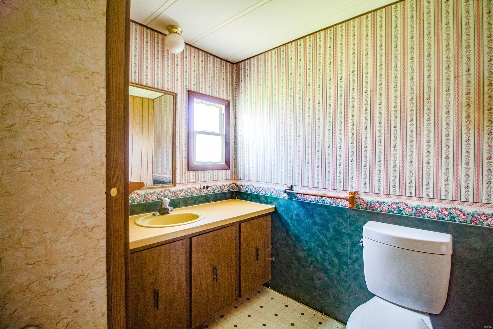 210 Fulton Street Gillespie, IL 62033 - Photo 28 of 44