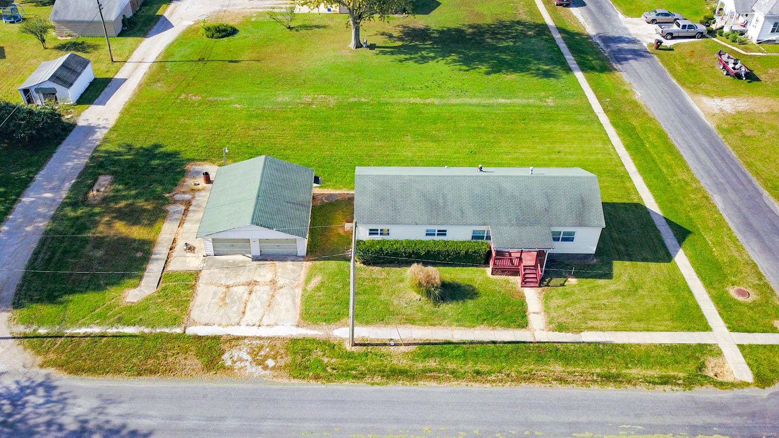 210 Fulton Street Gillespie, IL 62033 - Photo 38 of 44