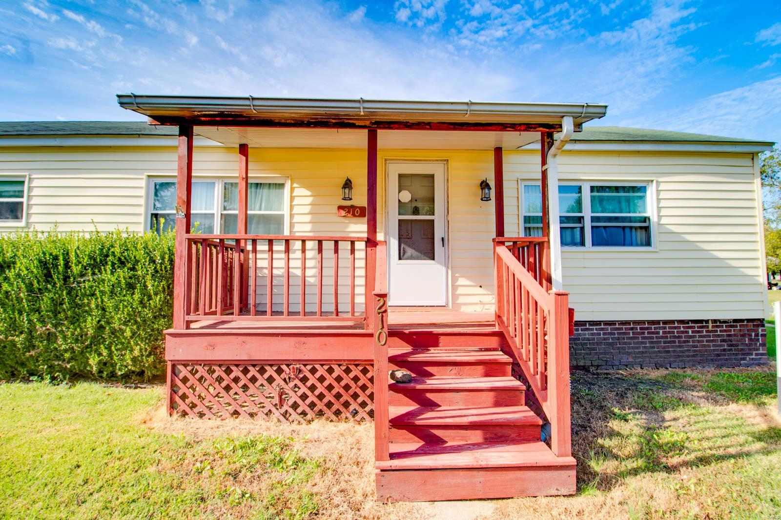 210 Fulton Street Gillespie, IL 62033 - Photo 6 of 44