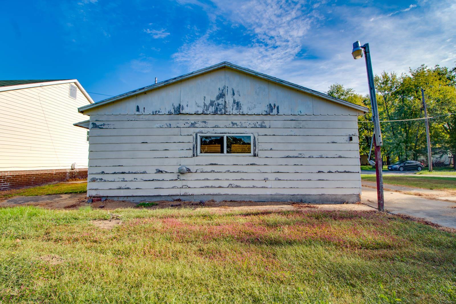 210 Fulton Street Gillespie, IL 62033 - Photo 10 of 44