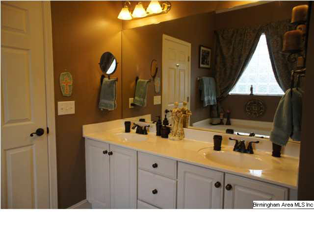 636 Meadow Ridge Drive Birmingham, AL 35242 - Photo 12 of 25