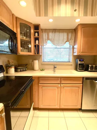 $2,500 | 2929 Southeast Ocean Boulevard, Unit 117, Stuart, FL 34996