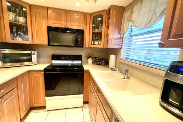 $2,500 | 2929 Southeast Ocean Boulevard, Unit 117, Stuart, FL 34996